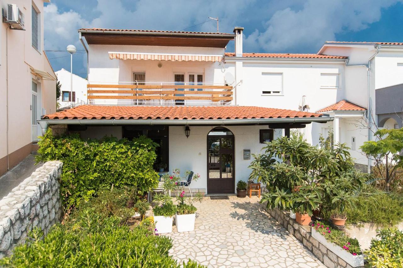 Apartmani Vera Crikvenica Bagian luar foto