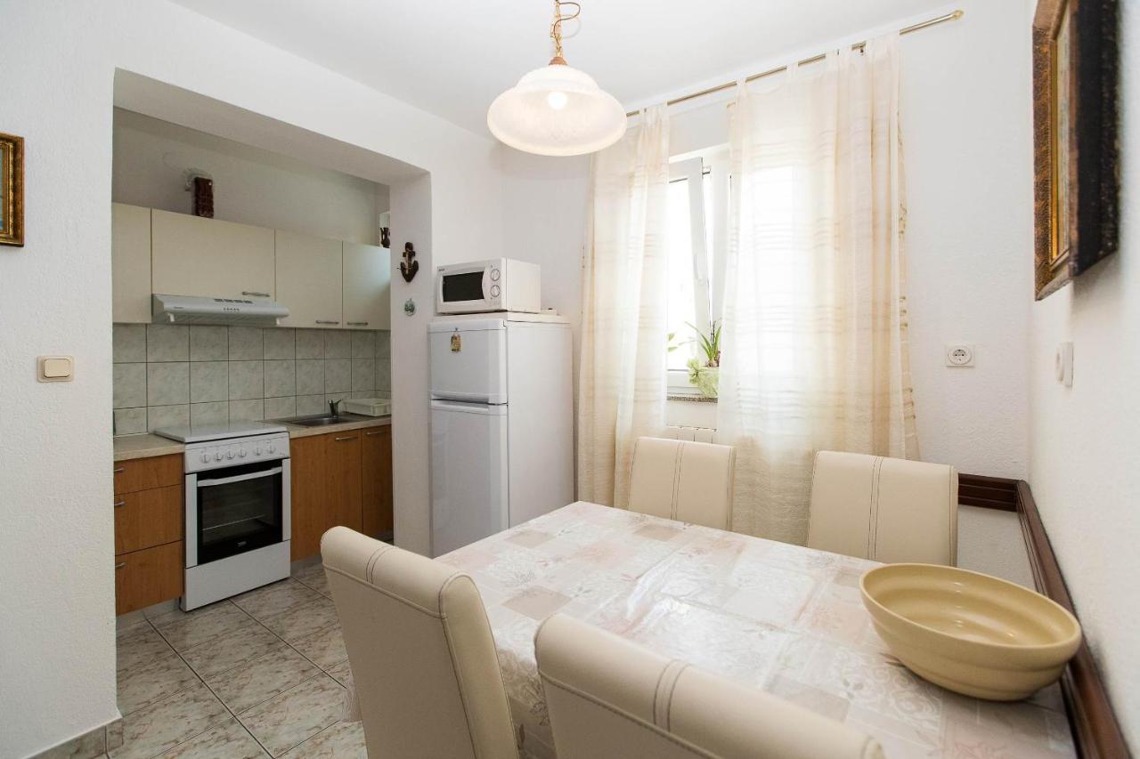 Apartmani Vera Crikvenica Bagian luar foto