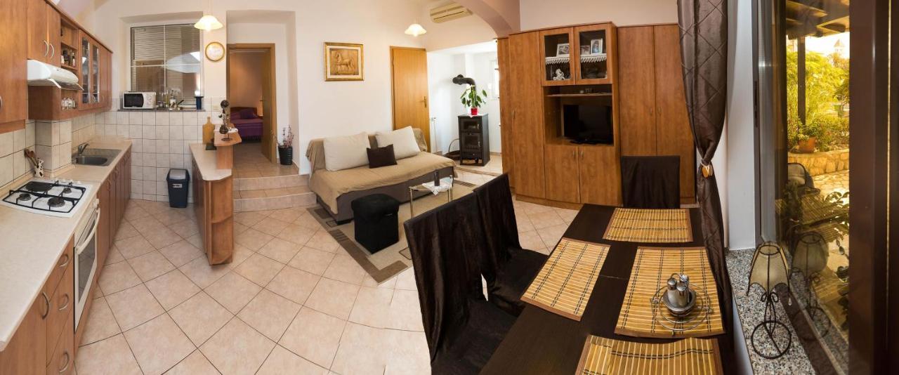 Apartmani Vera Crikvenica Bagian luar foto